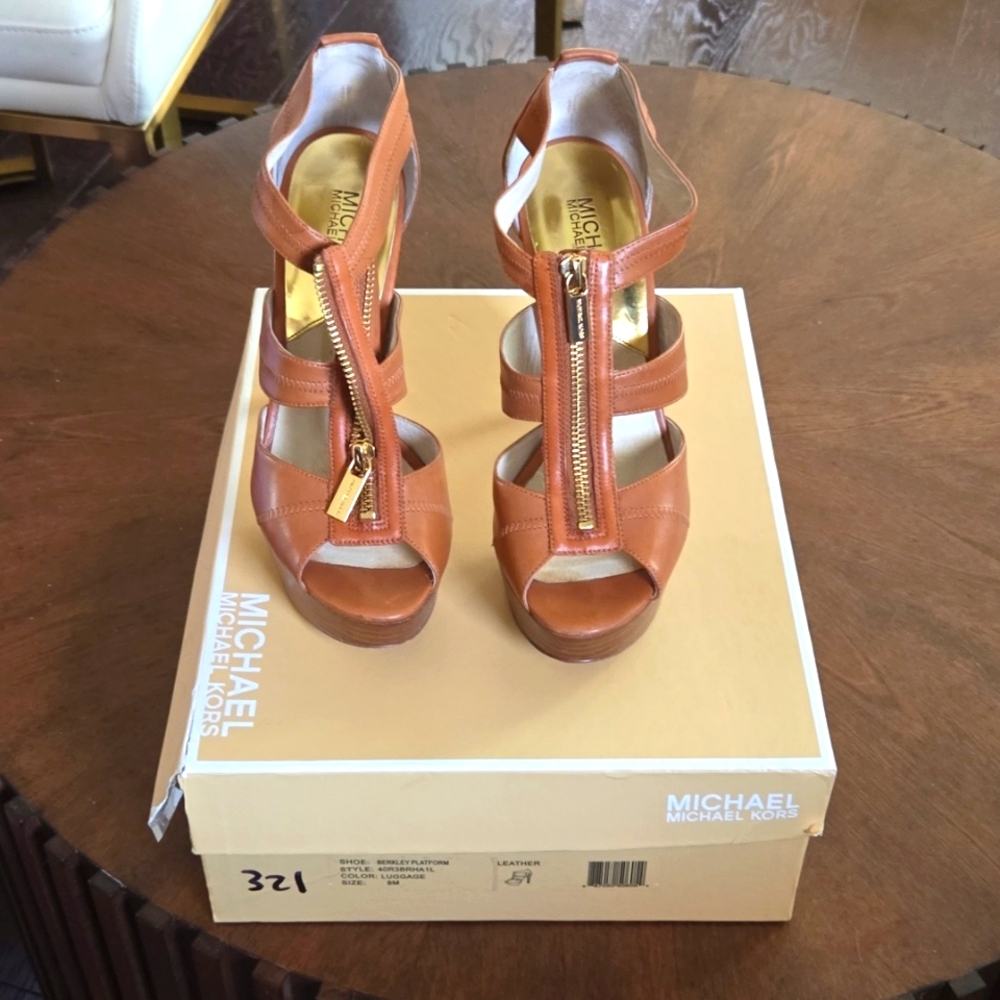 Womens Michael Kors size 8m tan high heel shoes
